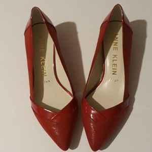 New Anne Klein red kitten heels 7M